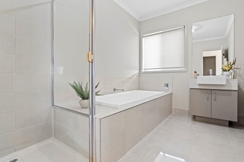 Photo - 25 Hughes Street, Hoppers Crossing VIC 3029 - Image 9