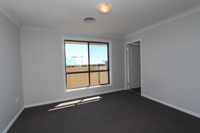 Photo - 25 Ignatius Place, Kelso NSW 2795 - Image 12