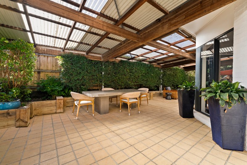 Photo - 25 Inwood Place, The Gap QLD 4061 - Image 5