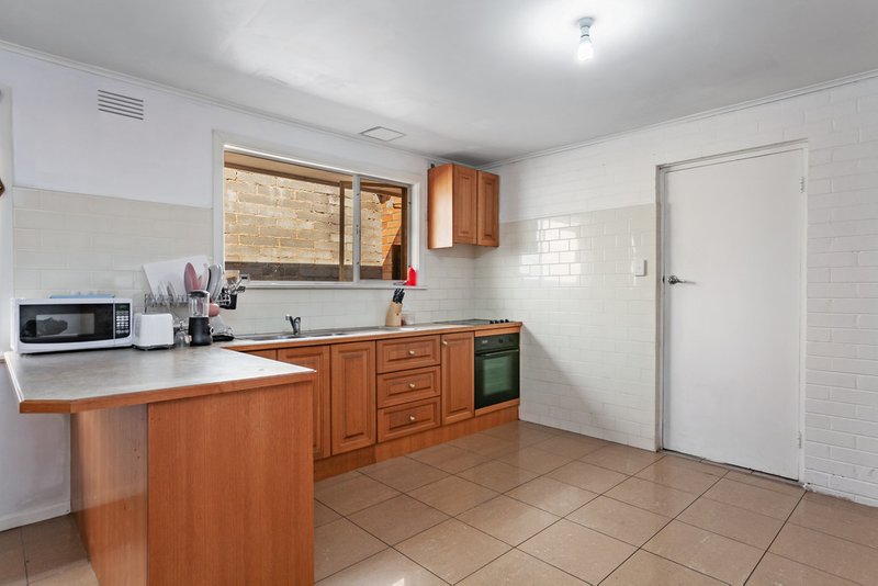 Photo - 25 Johnson Street, Reservoir VIC 3073 - Image 8