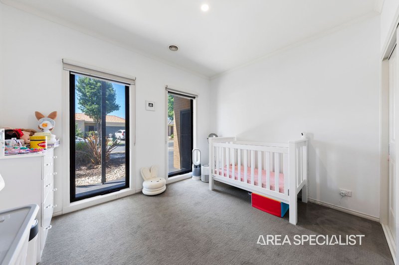 Photo - 25 Joseph Banks Drive, Pakenham VIC 3810 - Image 11