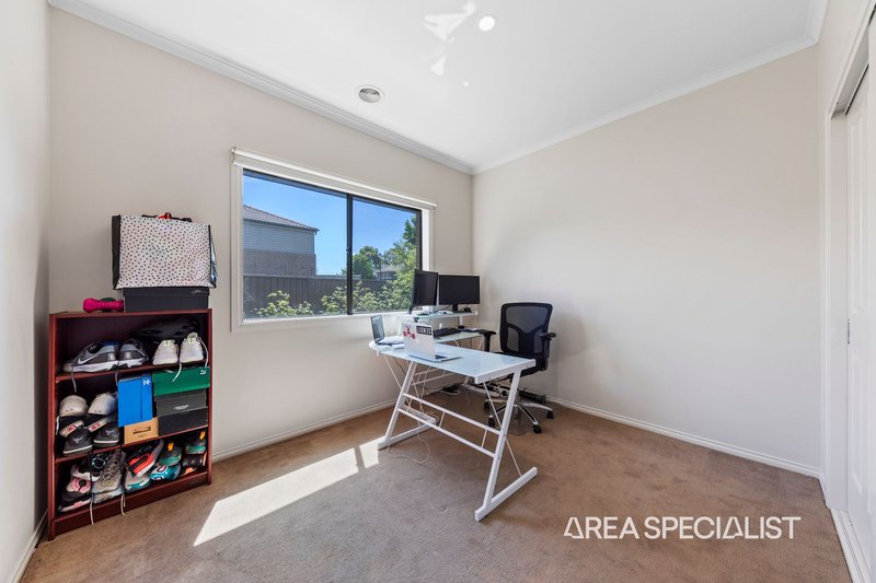 Photo - 25 Joseph Banks Drive, Pakenham VIC 3810 - Image 13