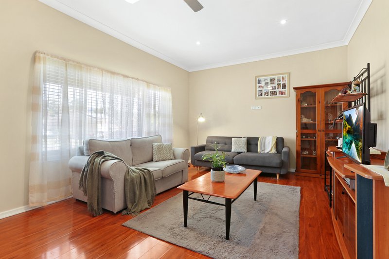 Photo - 25 Kapooka Avenue, Dapto NSW 2530 - Image 2