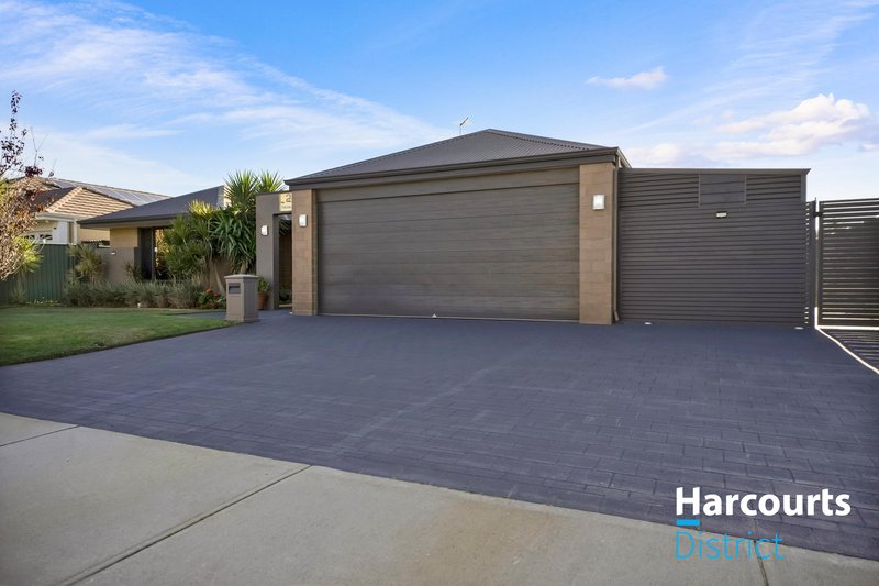 Photo - 25 Karlak Circuit, Forrestfield WA 6058 - Image 3