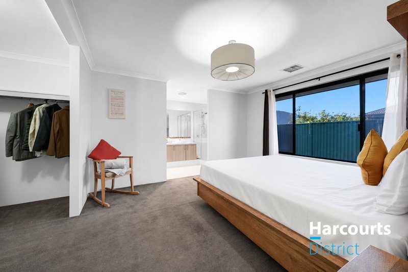 Photo - 25 Karlak Circuit, Forrestfield WA 6058 - Image 7