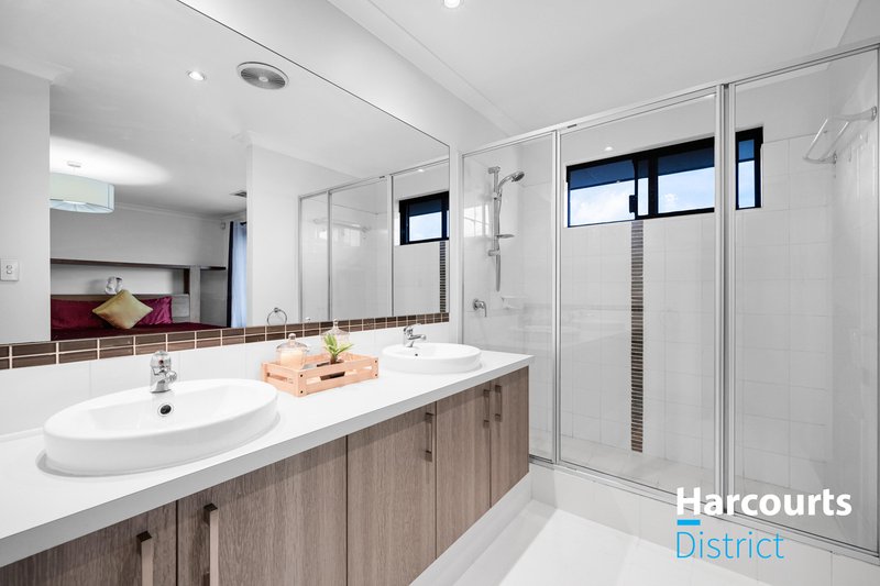 Photo - 25 Karlak Circuit, Forrestfield WA 6058 - Image 8