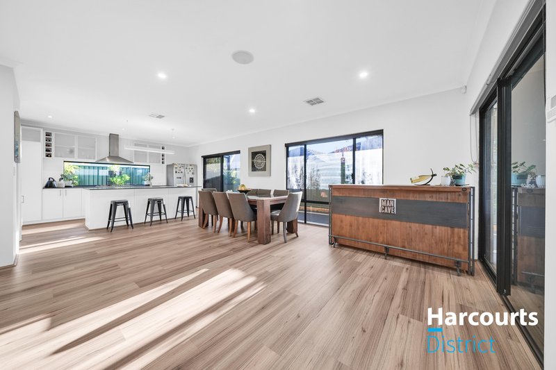 Photo - 25 Karlak Circuit, Forrestfield WA 6058 - Image 18