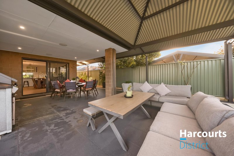 Photo - 25 Karlak Circuit, Forrestfield WA 6058 - Image 30