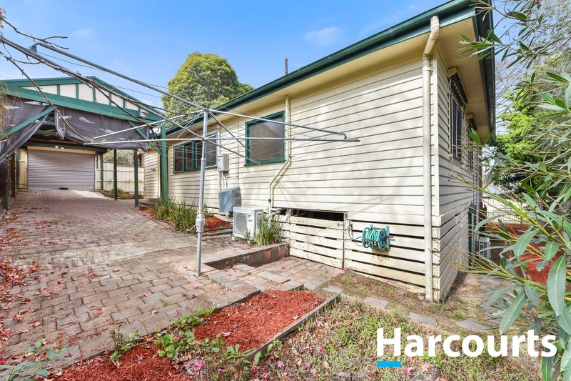 Photo - 25 Karwitha Street, Vermont VIC 3133 - Image 2