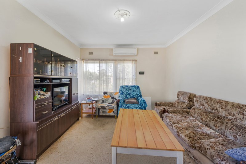 Photo - 25 Kauri Street, Cabramatta NSW 2166 - Image 3