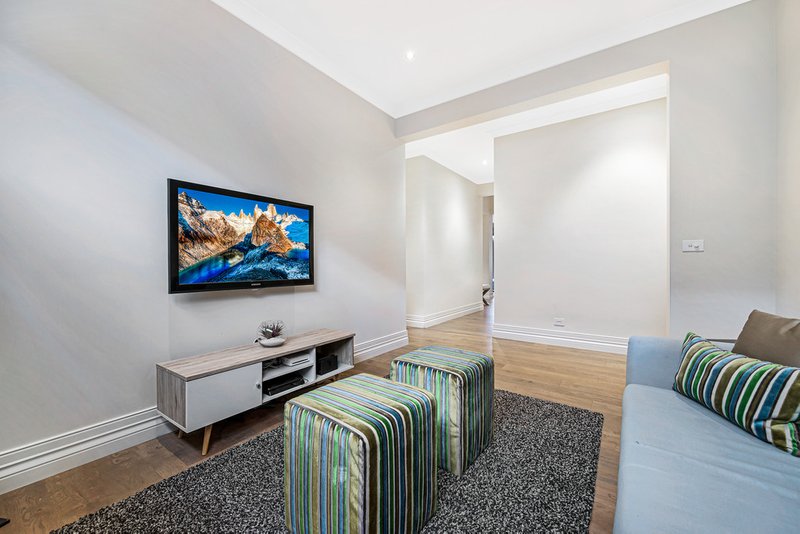 Photo - 25 Kenilworth Crescent, Glen Waverley VIC 3150 - Image 9