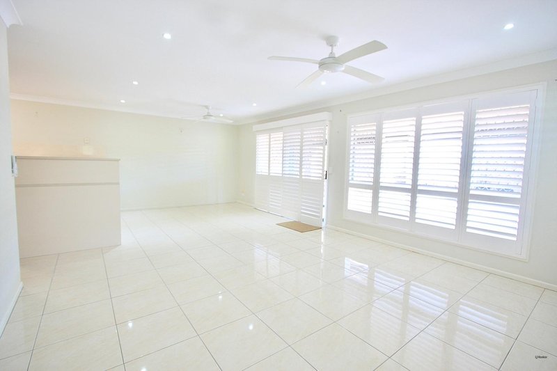 Photo - 2/5 Kenmare Court, Banora Point NSW 2486 - Image 3