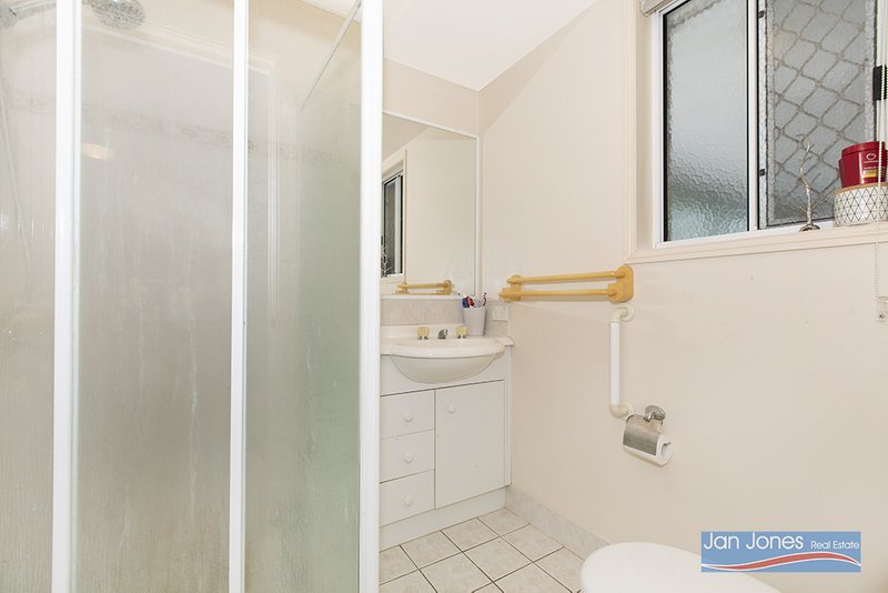 Photo - 25 Kevin St , Deception Bay QLD 4508 - Image 12