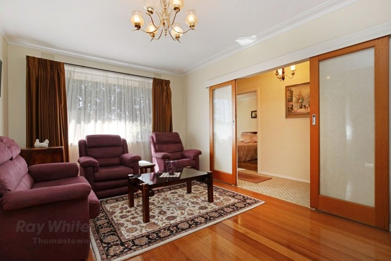 Photo - 25 Kiama Drive, Lalor VIC 3075 - Image 5