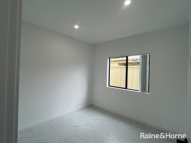 Photo - 25 Kings Road, Ingleburn NSW 2565 - Image 2