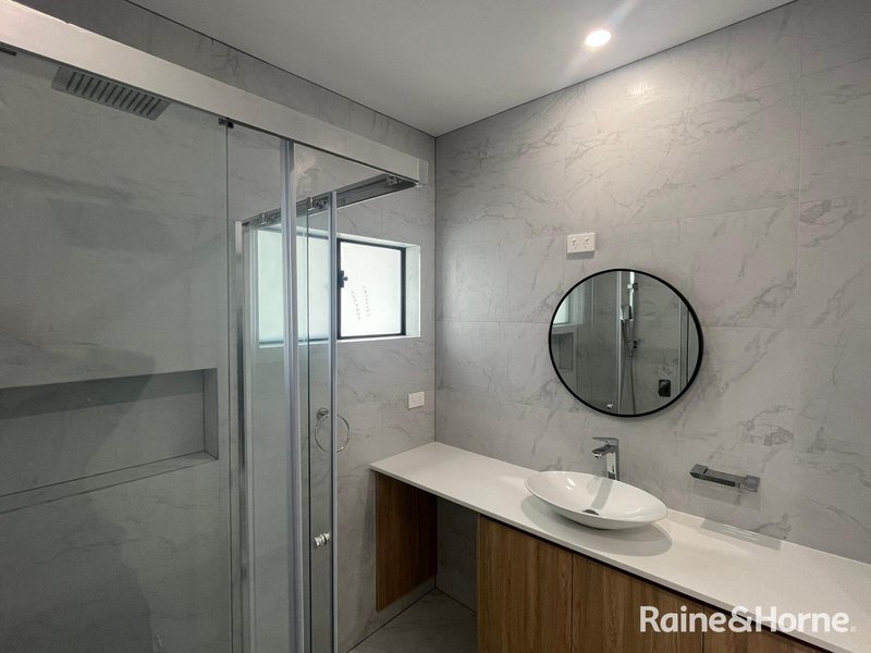 Photo - 25 Kings Road, Ingleburn NSW 2565 - Image 5