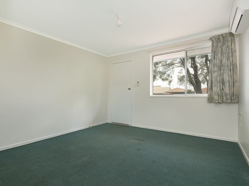 Photo - 2/5 Kingsford Smith Drive, Wilsonton QLD 4350 - Image 6