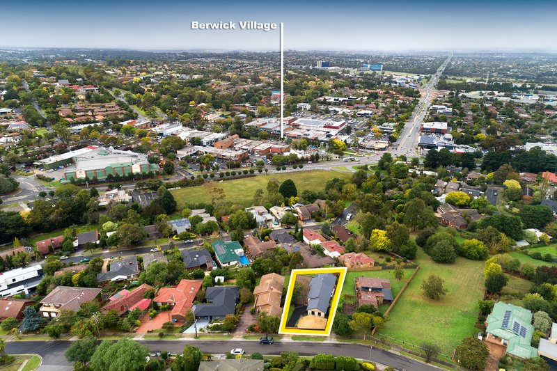 Photo - 25 Kramer Drive, Berwick VIC 3806 - Image 6