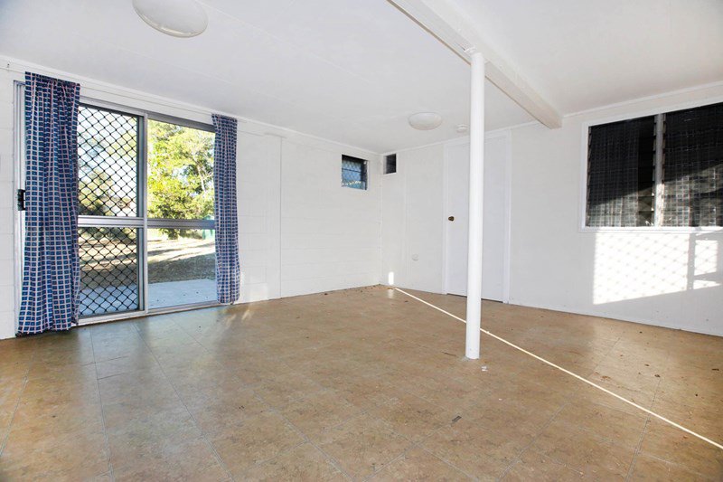 Photo - 25 Kulgun Crescent, Kelso QLD 4815 - Image 6