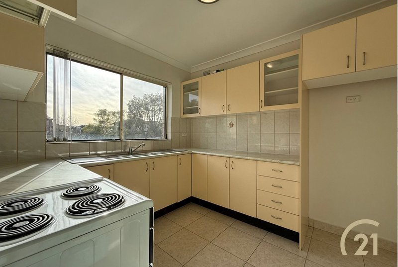 Photo - 2/5 Lackey Street, Fairfield NSW 2165 - Image 2