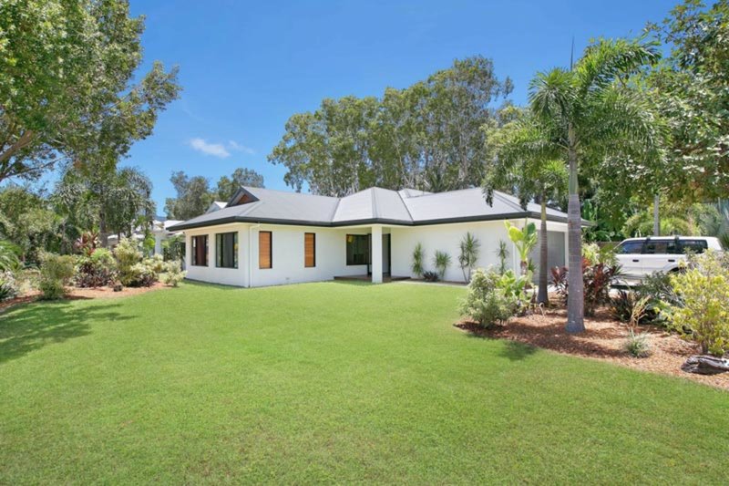 Photo - 25 Lagoon Drive, Trinity Beach QLD 4879 - Image 2