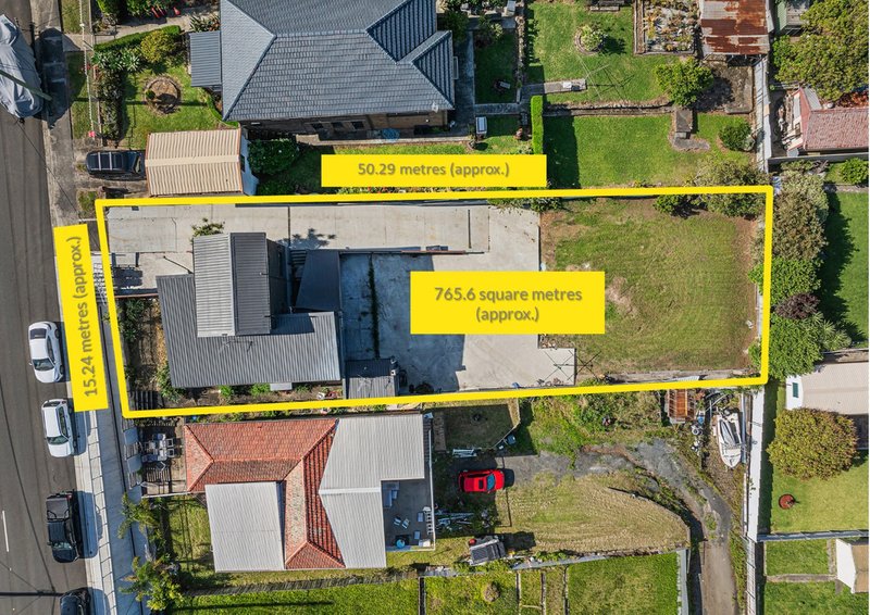 Photo - 25 Lake Heights Road, Lake Heights NSW 2502 - Image 3