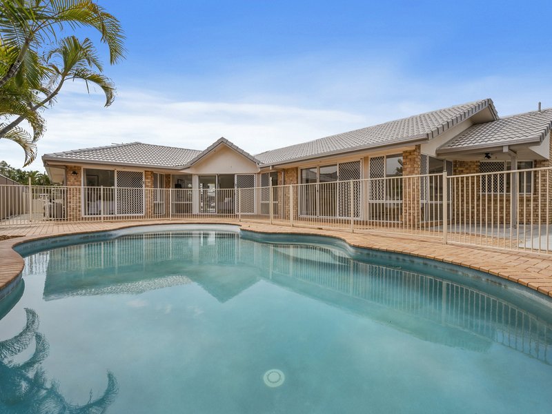 Photo - 25 Lakeshore Drive, Helensvale QLD 4212 - Image 2