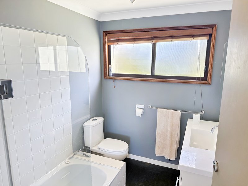 Photo - 25 Lakeview Road, Wangi Wangi NSW 2267 - Image 6