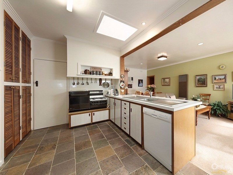 Photo - 25 Lancaster Street, Bentleigh East VIC 3165 - Image 4