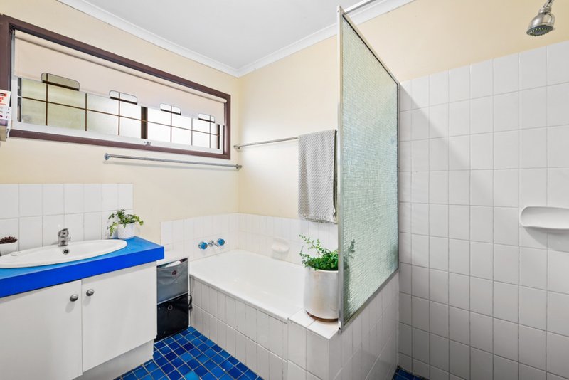 Photo - 25 Lapoinya Crescent, Warana QLD 4575 - Image 7