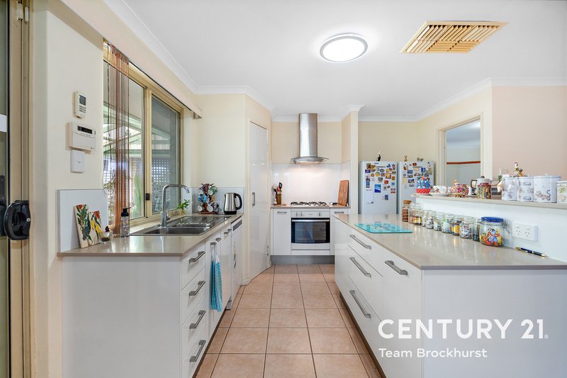 Photo - 25 Larkspur Place, Thornlie WA 6108 - Image 3