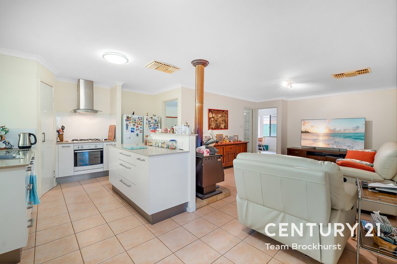 Photo - 25 Larkspur Place, Thornlie WA 6108 - Image 20