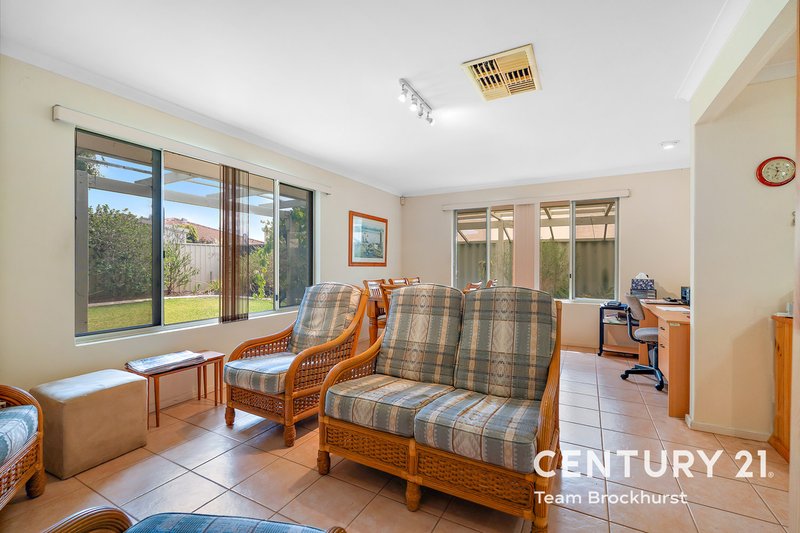 Photo - 25 Larkspur Place, Thornlie WA 6108 - Image 23