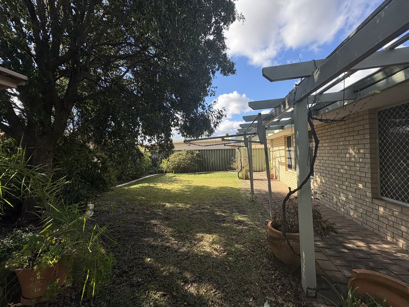 Photo - 25 Larkspur Place, Thornlie WA 6108 - Image 19