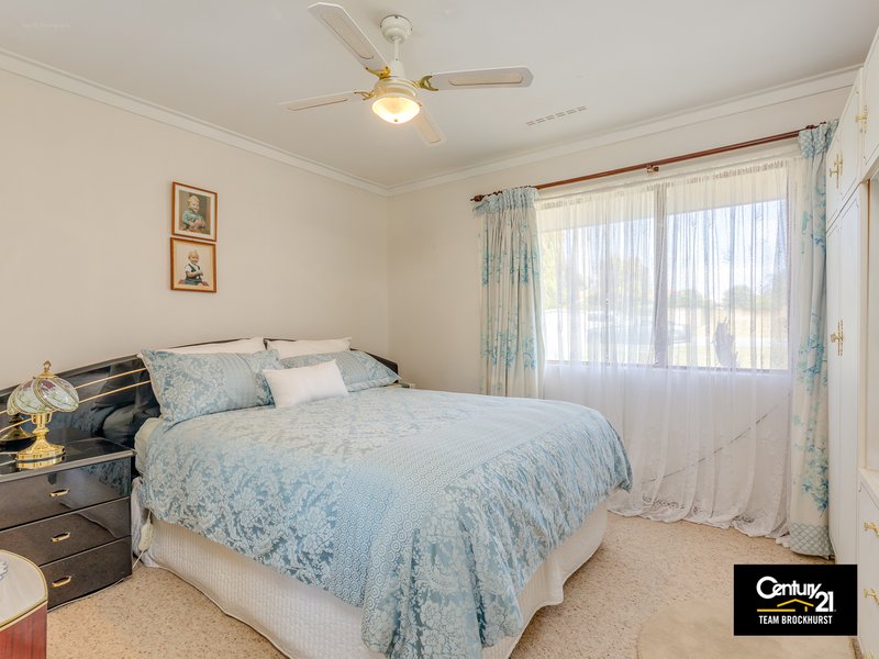 Photo - 25 Lester Drive, Thornlie WA 6108 - Image 4