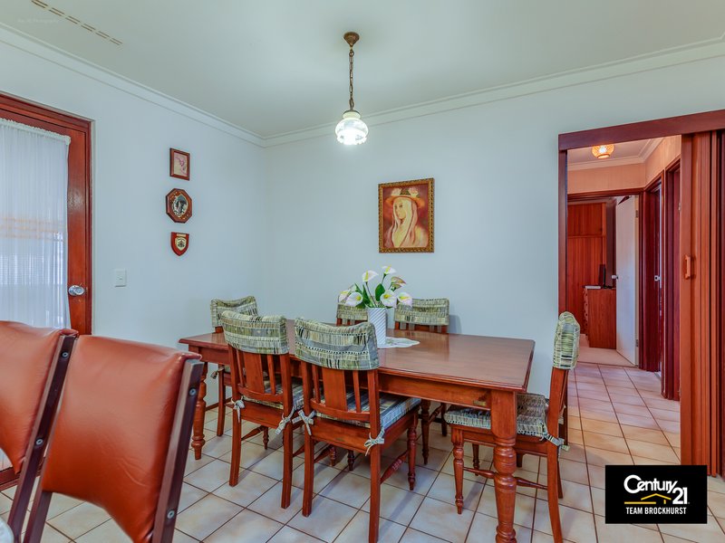 Photo - 25 Lester Drive, Thornlie WA 6108 - Image 7