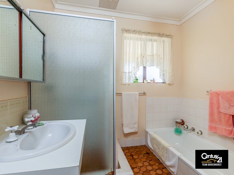 Photo - 25 Lester Drive, Thornlie WA 6108 - Image 9