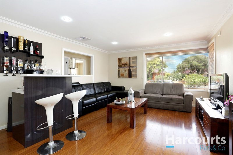 Photo - 25 Linoak Avenue, Lalor VIC 3075 - Image 4