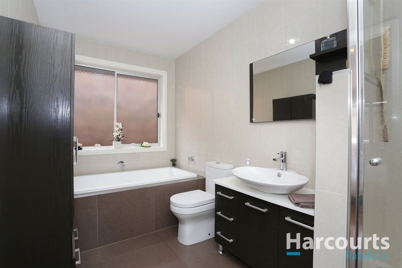 Photo - 25 Linoak Avenue, Lalor VIC 3075 - Image 9