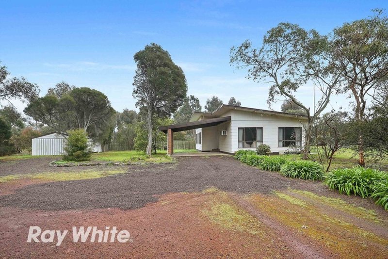 Photo - 25 Lockyers Road, Lara VIC 3212 - Image 2