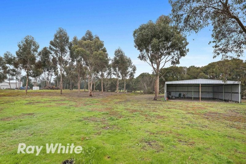 Photo - 25 Lockyers Road, Lara VIC 3212 - Image 9