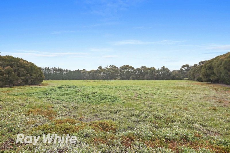 Photo - 25 Lockyers Road, Lara VIC 3212 - Image 10