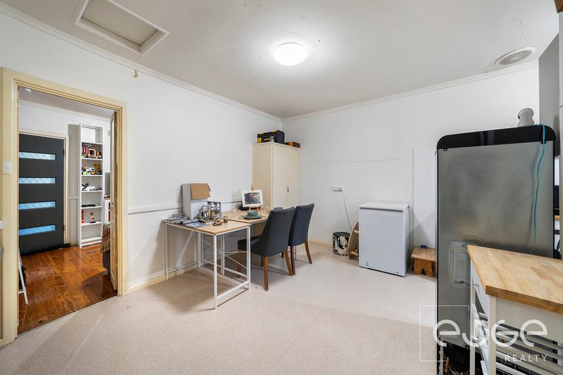 Photo - 25 Longbridge Road, Davoren Park SA 5113 - Image 4