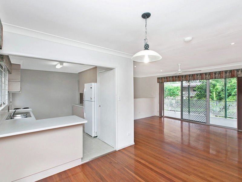 Photo - 25 Longridge Street, Macgregor QLD 4109 - Image 6