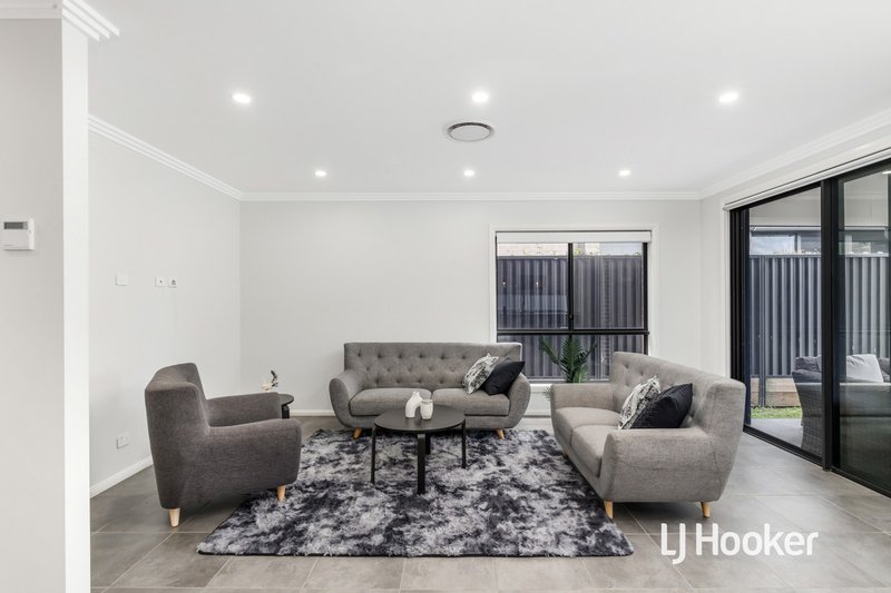 Photo - 25 Loura Street, Schofields NSW 2762 - Image 4