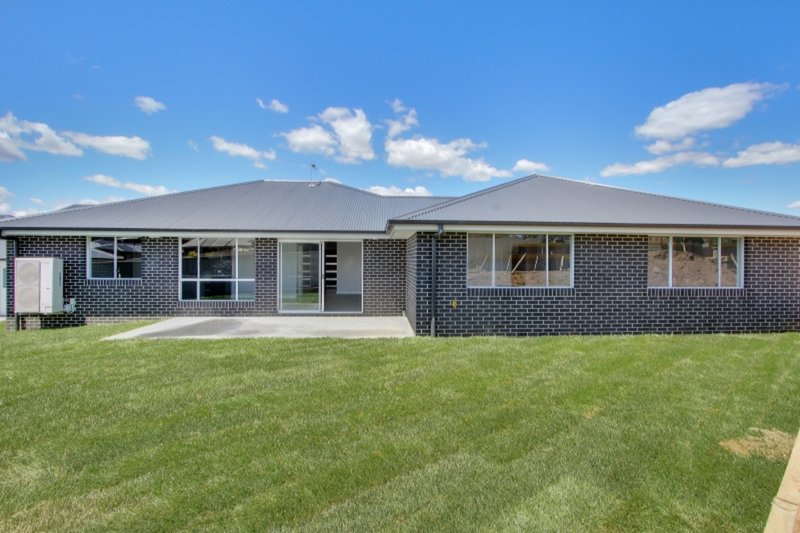 Photo - 2/5 Lucas Close, Goulburn NSW 2580 - Image 14