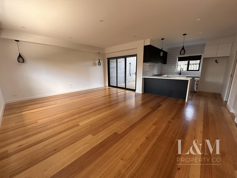 Photo - 2/5 Lyons Street, Glenroy VIC 3046 - Image 2