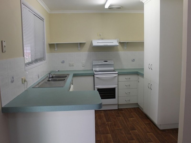 Photo - 25 Macedon Street, Tannum Sands QLD 4680 - Image 3