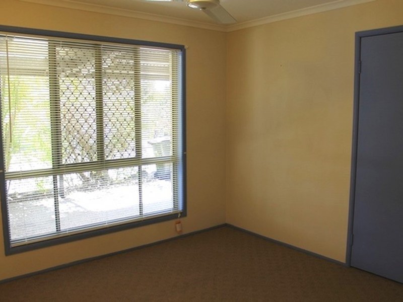 Photo - 25 Macedon Street, Tannum Sands QLD 4680 - Image 7