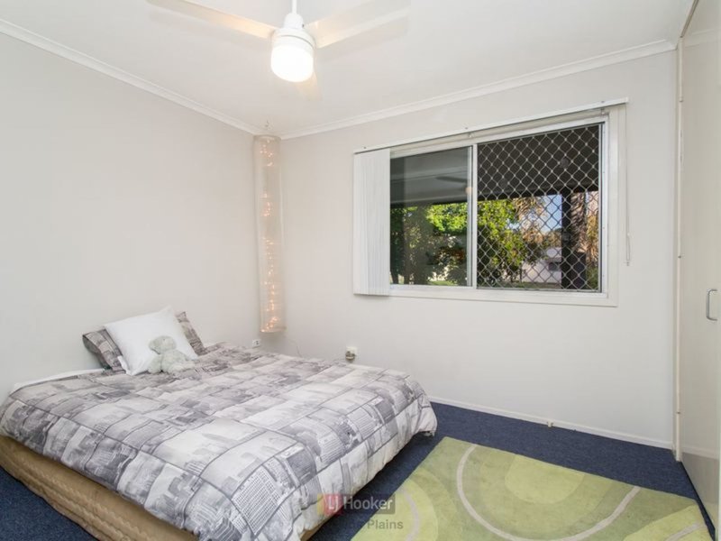 Photo - 25 Mackellar Drive, Boronia Heights QLD 4124 - Image 3